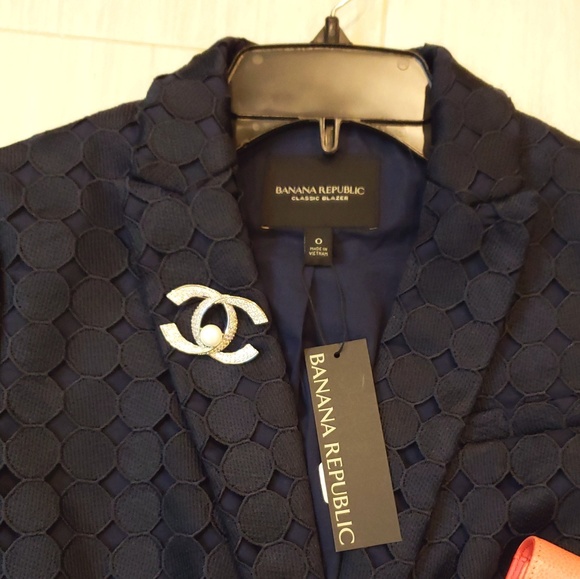 Banana Republic - Picture 3 of 8